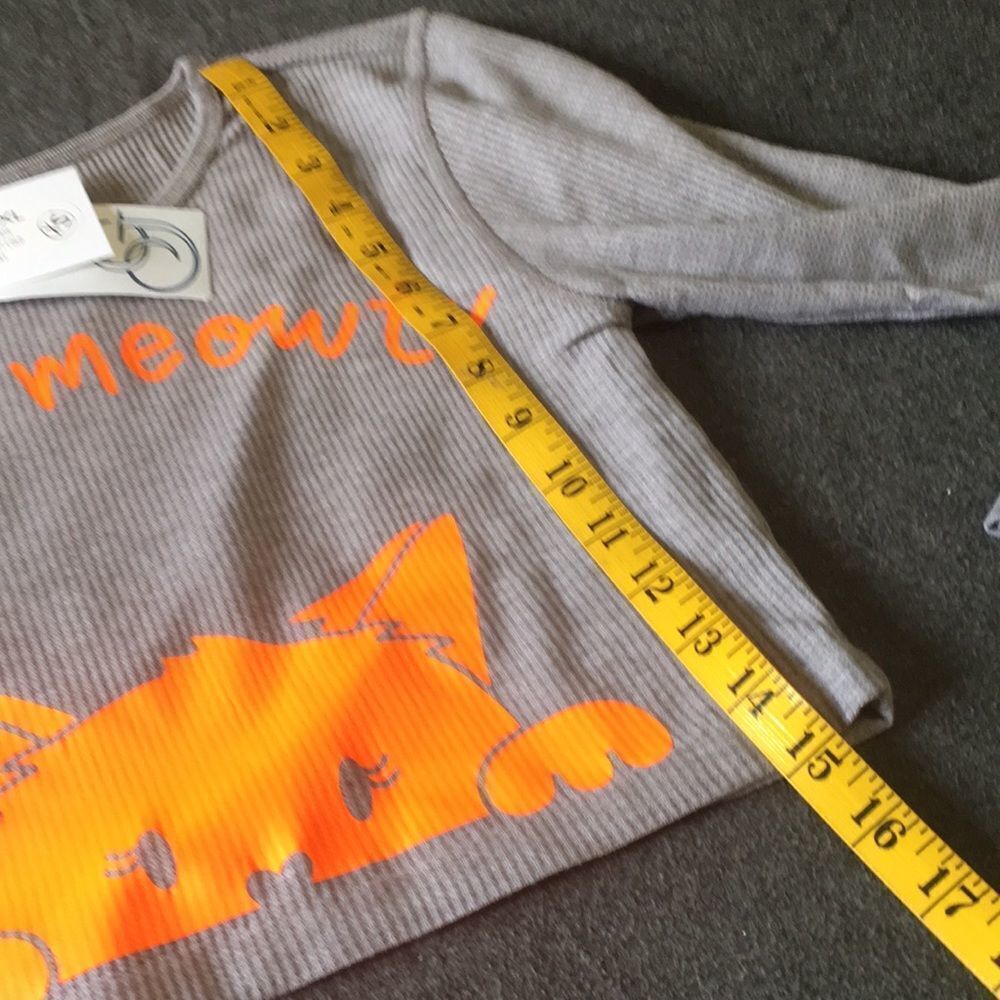 Check Meowt Thermal CropTop - Picture 5 of 9